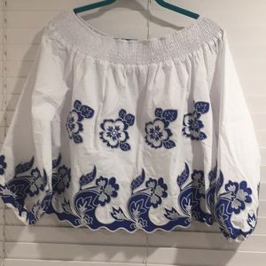 Women’s blouse size M